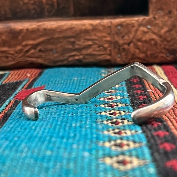 Vintage Sterling Silver Turquoise and Coral Inlay Bracelet - Picture 7 of 9
